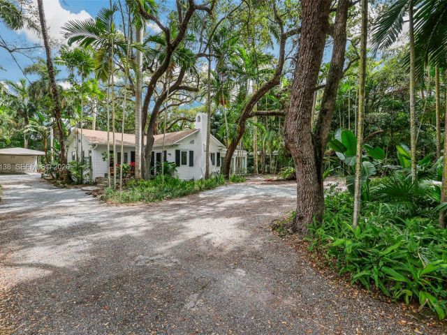 Home for sale at 2925 Seminole St - photo 7464484