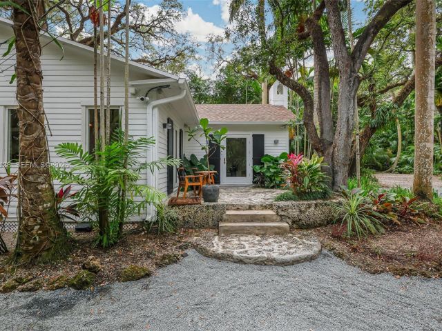 Home for sale at 2925 Seminole St - photo 7464487