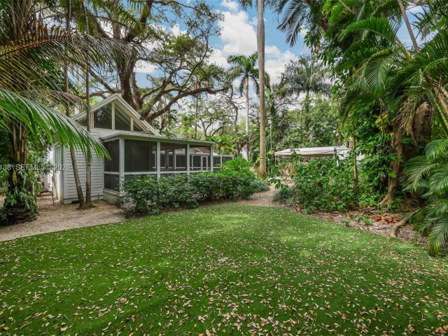 Home for sale at 2925 Seminole St - photo 7464491