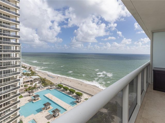 Apartment for rent  Unit #2108 - photo 7499315