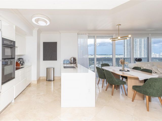 Apartment for rent  Unit #2108 - photo 7499318