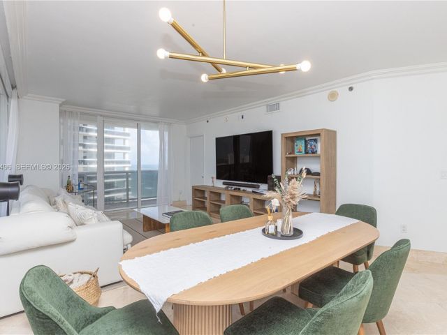 Apartment for rent  Unit #2108 - photo 7499325