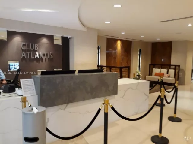 1-bedroom condo for rent in Miami Beach - 2555 Collins Ave 1707 - MondialRealty