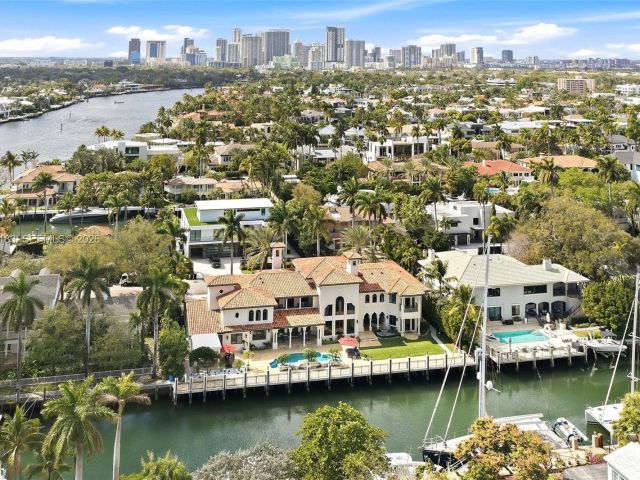 Home for sale at 628 Coral Way - photo 7482221