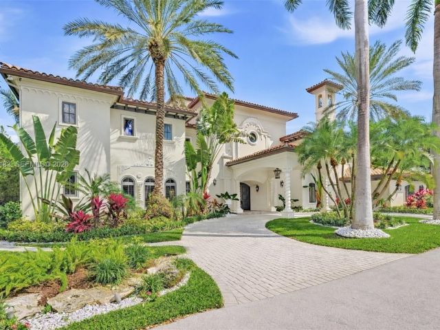 Home for sale at 628 Coral Way - photo 7482225