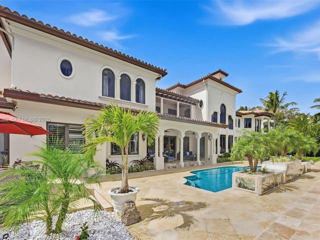 Home for sale at 628 Coral Way - photo 7482229