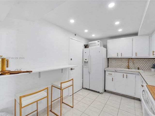 Apartment for rent  Unit #934 - photo 7528508