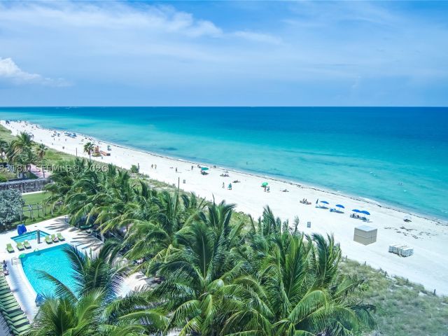 1-bedroom condo for rent in Miami Beach - 6801 Collins Ave #610 Door 612 - MondialRealty