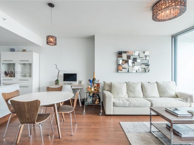 Apartment for sale  Unit #3506 - photo 7477942