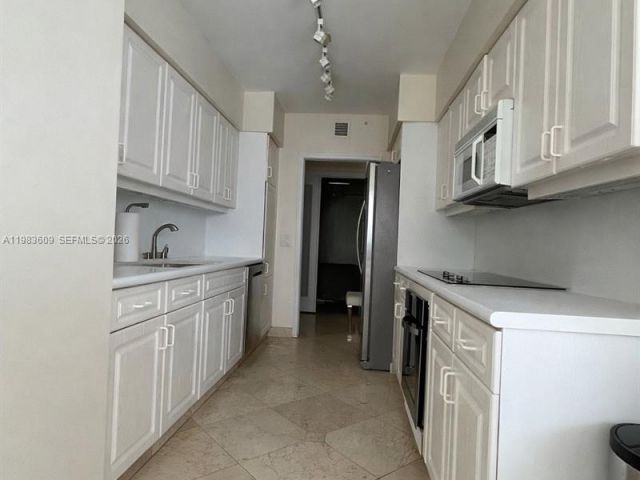 Apartment for rent  Unit #442 - photo 7493201