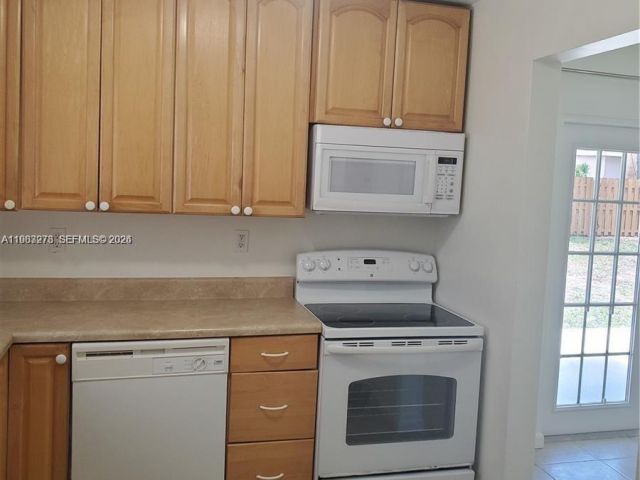 Home for rent at 831 SW 14th Ct - photo 7486829