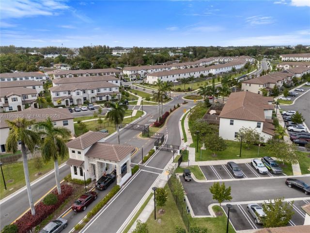 3-bedroom home for rent in Miami - 12258 NW 24th Pl - MondialRealty