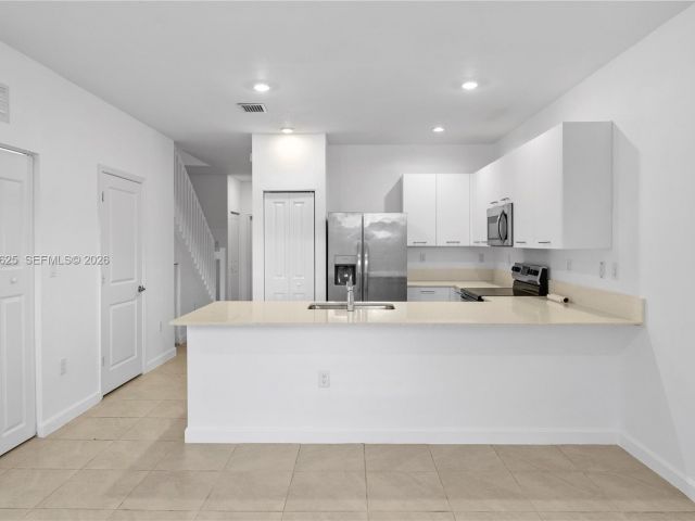 3-bedroom home for rent in Miami - 12258 NW 24th Pl - MondialRealty