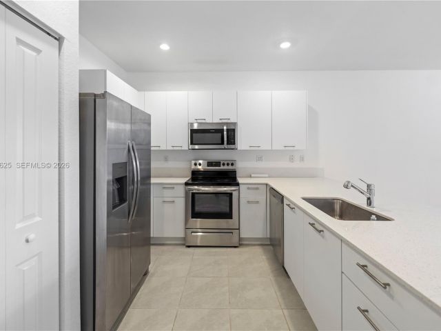 3-bedroom home for rent in Miami - 12258 NW 24th Pl - MondialRealty