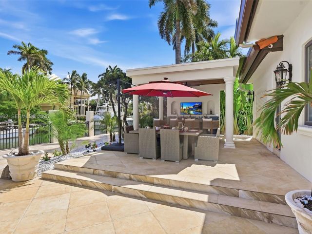 Home for rent at 628 Coral Way - photo 7482176