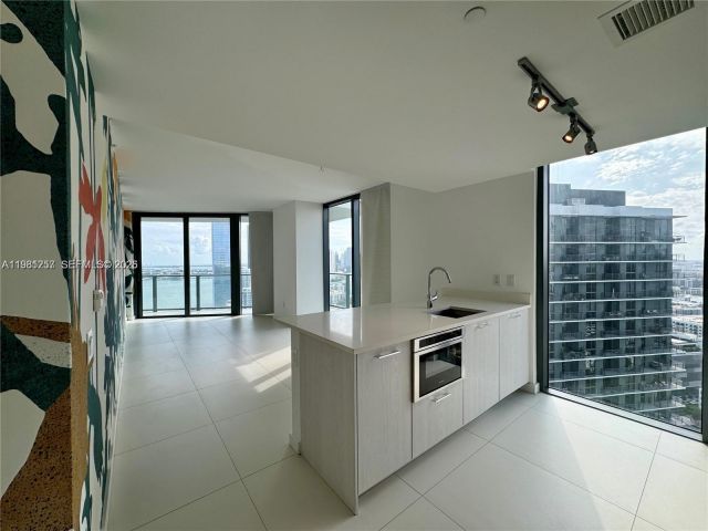 Apartment for sale  Unit #3208 - photo 7494193