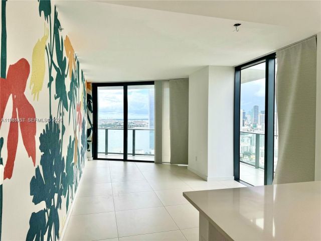 Apartment for sale  Unit #3208 - photo 7494195