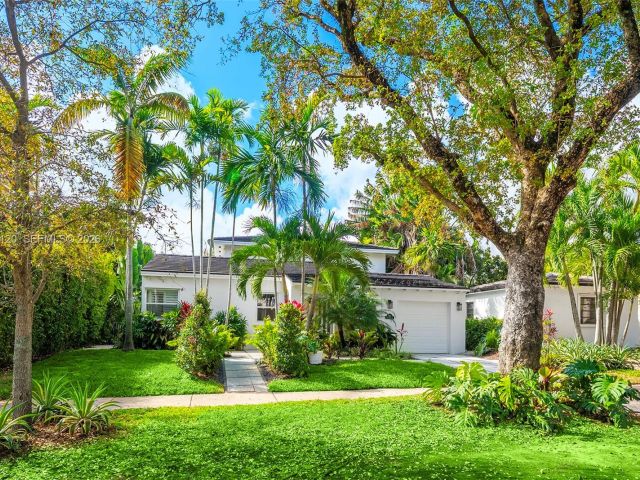 Home for sale at 14 San Sebastian Ave - photo 7525516