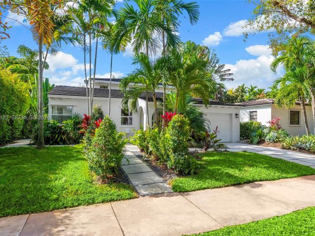 Home for sale at 14 San Sebastian Ave - photo 7525518