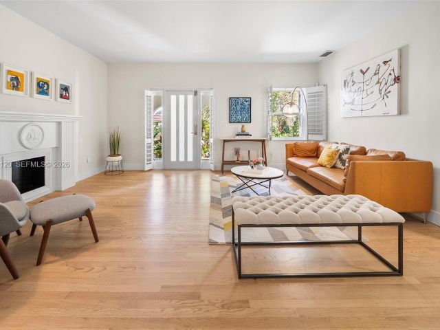 Home for sale at 14 San Sebastian Ave - photo 7525523