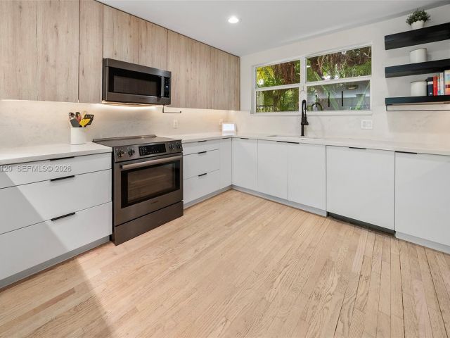 Home for sale at 14 San Sebastian Ave - photo 7525529