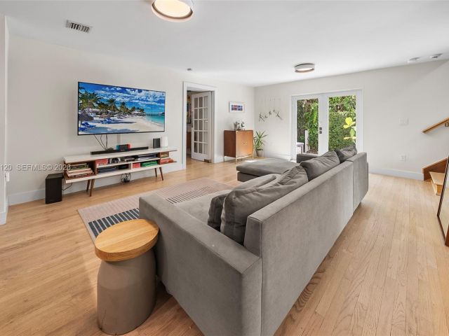 Home for sale at 14 San Sebastian Ave - photo 7525534