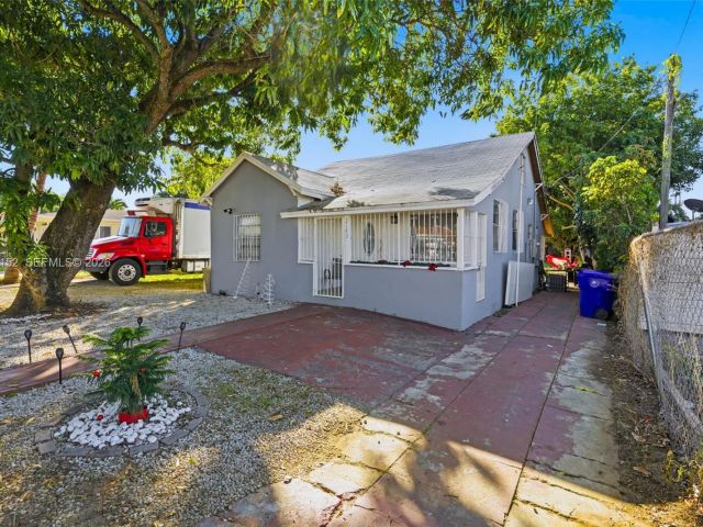 Home for sale at 2142 NW 33rd St - photo 7516973