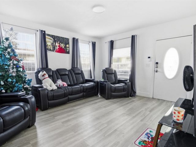 Home for sale at 2142 NW 33rd St - photo 7516974