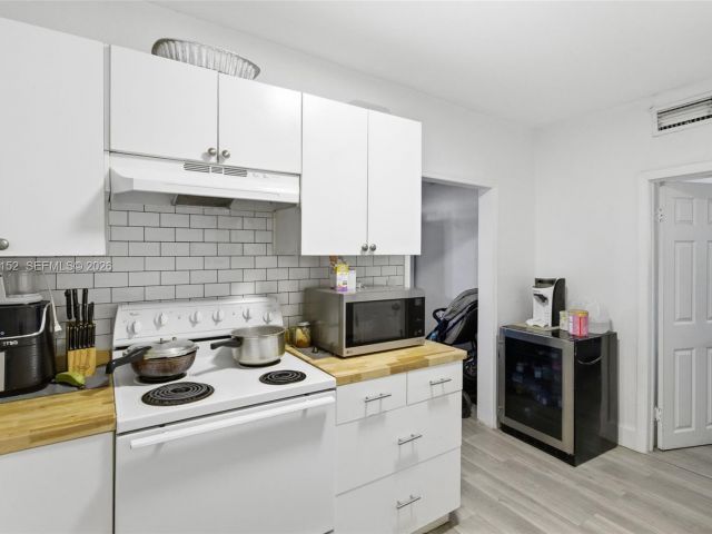 Home for sale at 2142 NW 33rd St - photo 7516977