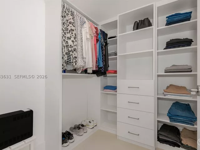 2-bedroom condo for sale in Sunny Isles Beach - 300 Sunny Isles Blvd 4-805 - MondialRealty