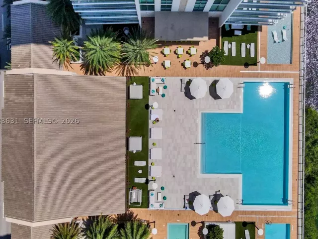 2-bedroom condo for sale in Sunny Isles Beach - 300 Sunny Isles Blvd 4-805 - MondialRealty