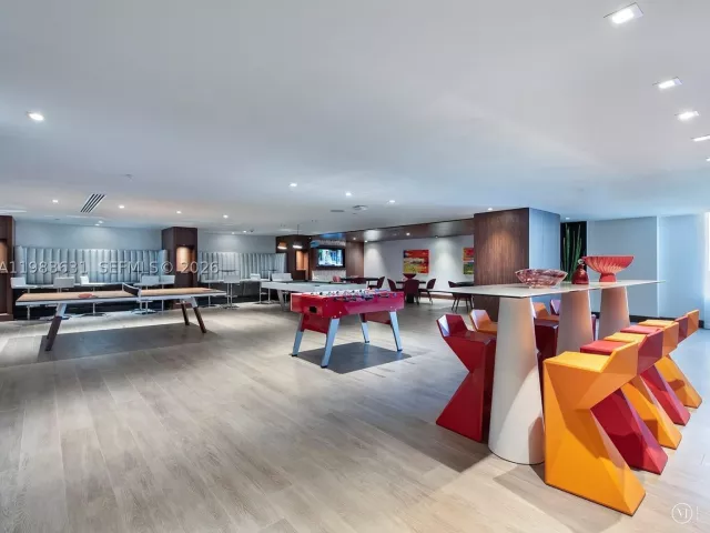 2-bedroom condo for sale in Sunny Isles Beach - 300 Sunny Isles Blvd 4-805 - MondialRealty