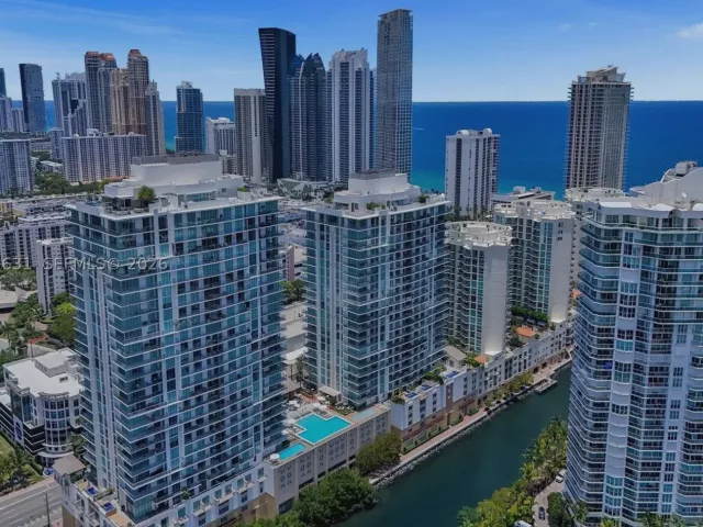 2-bedroom condo for sale in Sunny Isles Beach - 300 Sunny Isles Blvd 4-805 - MondialRealty