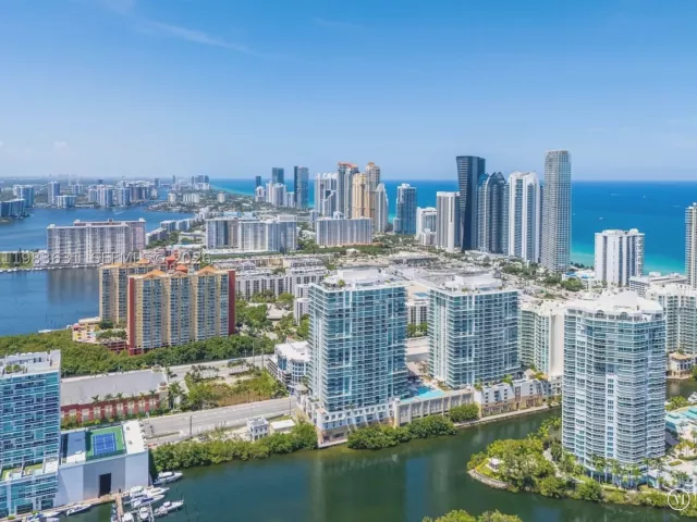 2-bedroom condo for sale in Sunny Isles Beach - 300 Sunny Isles Blvd 4-805 - MondialRealty