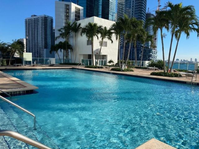 1-bedroom condo for rent in Miami - 31 SE 5th St 3309 - MondialRealty