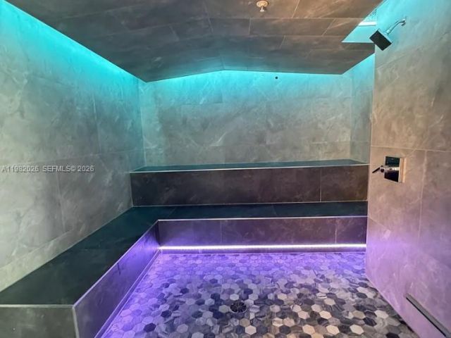 1-bedroom condo for rent in Miami - 31 SE 5th St 3309 - MondialRealty