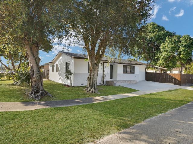 Home for rent at 7501 Raleigh St - photo 7472749