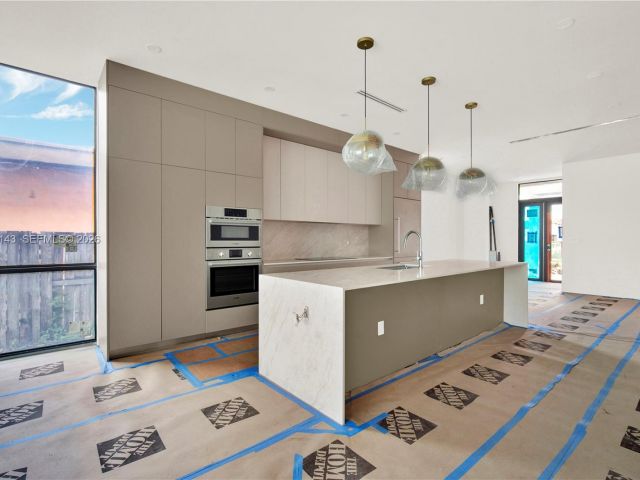 Home for sale at 1501 SW 21st St - photo 7517357