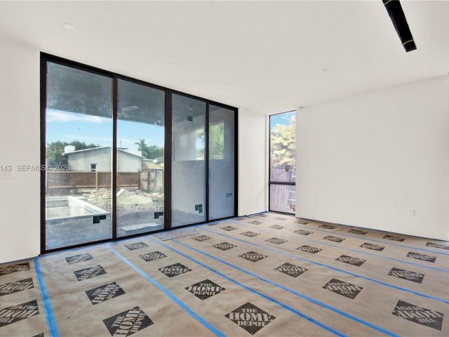 Home for sale at 1501 SW 21st St - photo 7517362