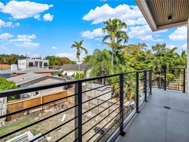 Home for sale at 1501 SW 21st St - photo 7517369