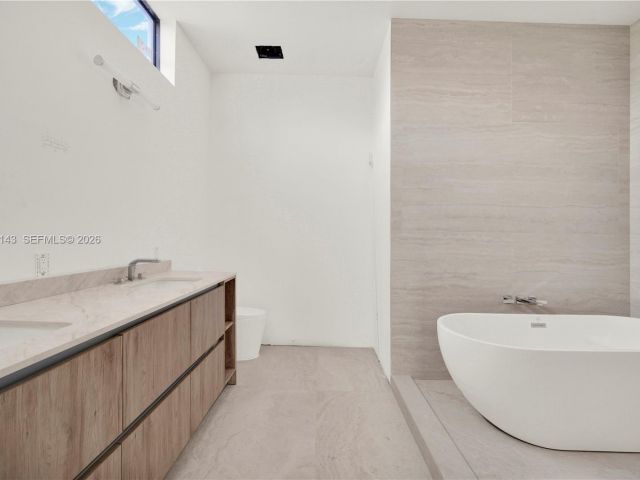 Home for sale at 1501 SW 21st St - photo 7517372