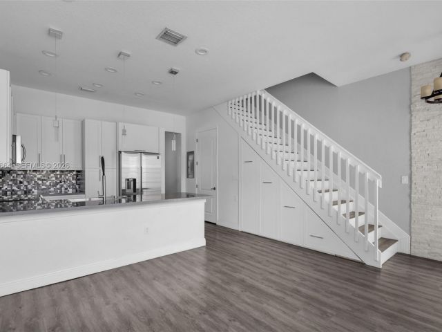 2-bedroom home for rent in Pembroke Pines - 624 SW 147th Ave 624 - MondialRealty