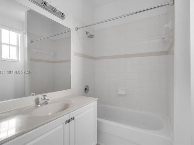 2-bedroom home for rent in Pembroke Pines - 624 SW 147th Ave 624 - MondialRealty