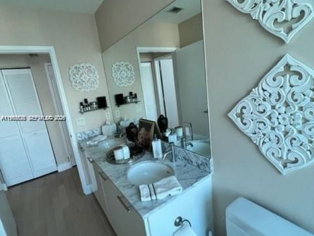 Apartment for sale  Unit #4100 - photo 7461451