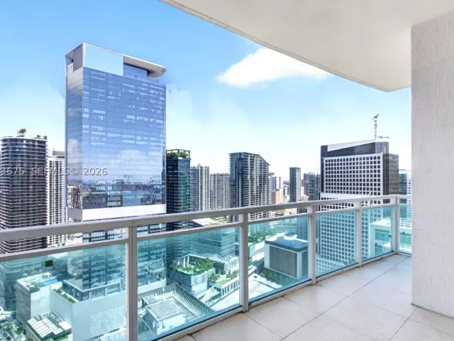1-bedroom condo for sale in Miami - 950 Brickell Bay Dr 4100 - MondialRealty