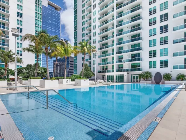 1-bedroom condo for sale in Miami - 950 Brickell Bay Dr 4100 - MondialRealty