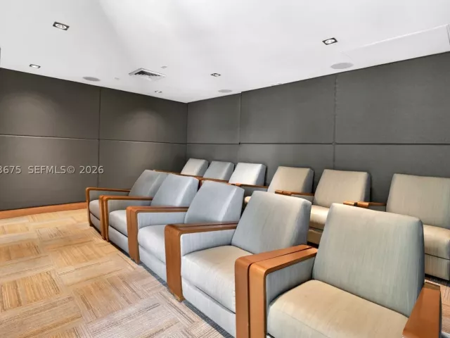 1-bedroom condo for sale in Miami - 950 Brickell Bay Dr 4100 - MondialRealty