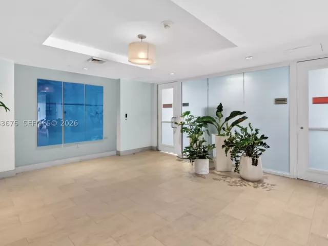 1-bedroom condo for sale in Miami - 950 Brickell Bay Dr 4100 - MondialRealty