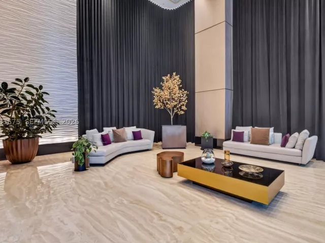 1-bedroom condo for sale in Miami - 950 Brickell Bay Dr 4100 - MondialRealty
