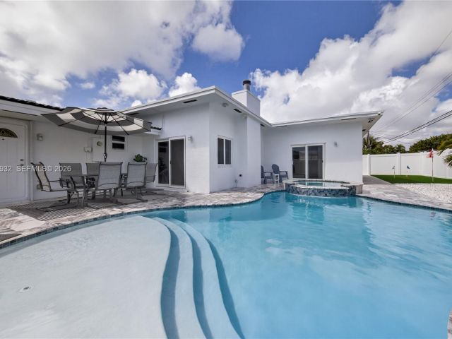 Home for rent at 2161 NE 62nd Ct - photo 7482038